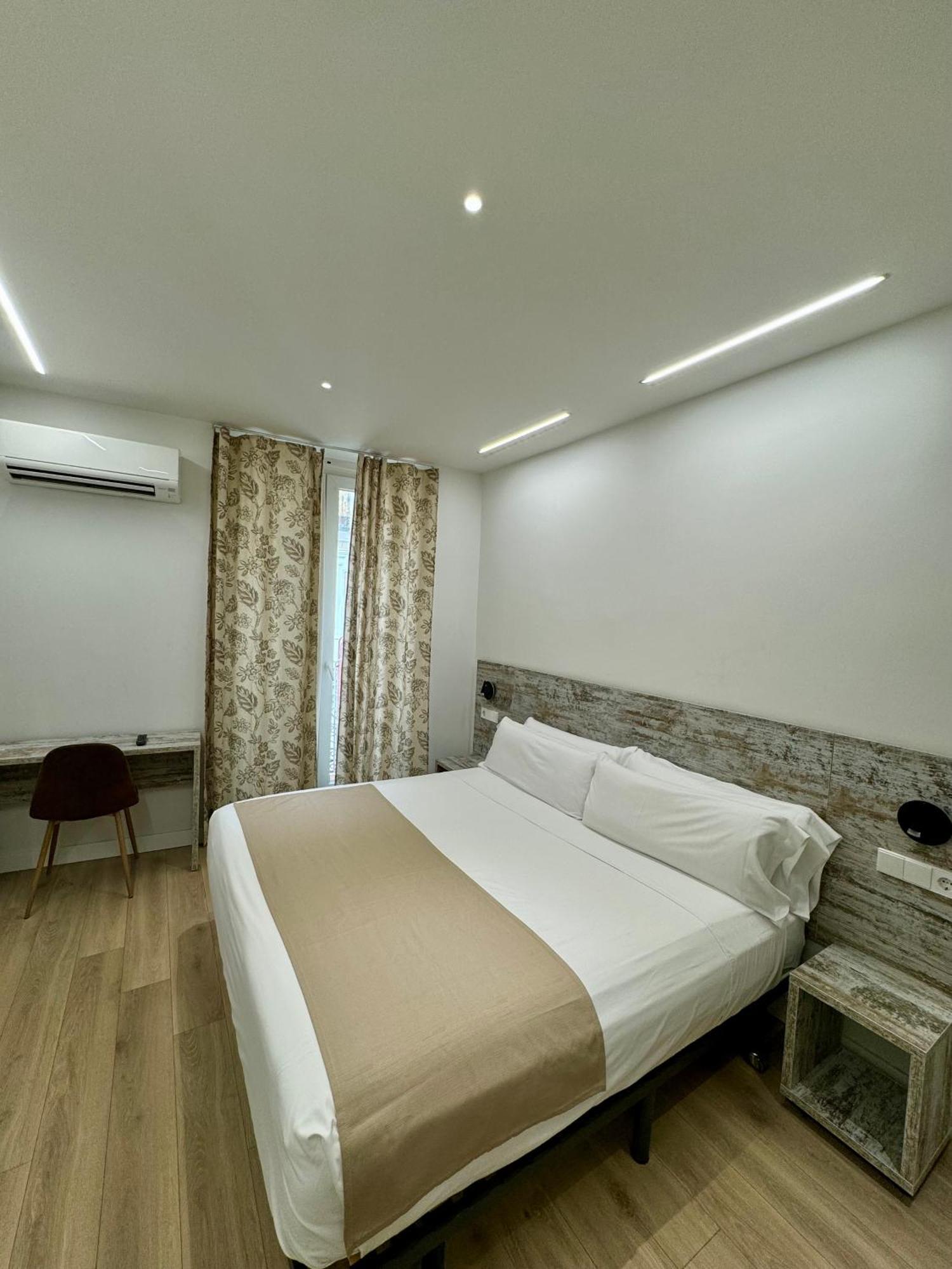 Apartamentos Apolo Madrid Exterior photo