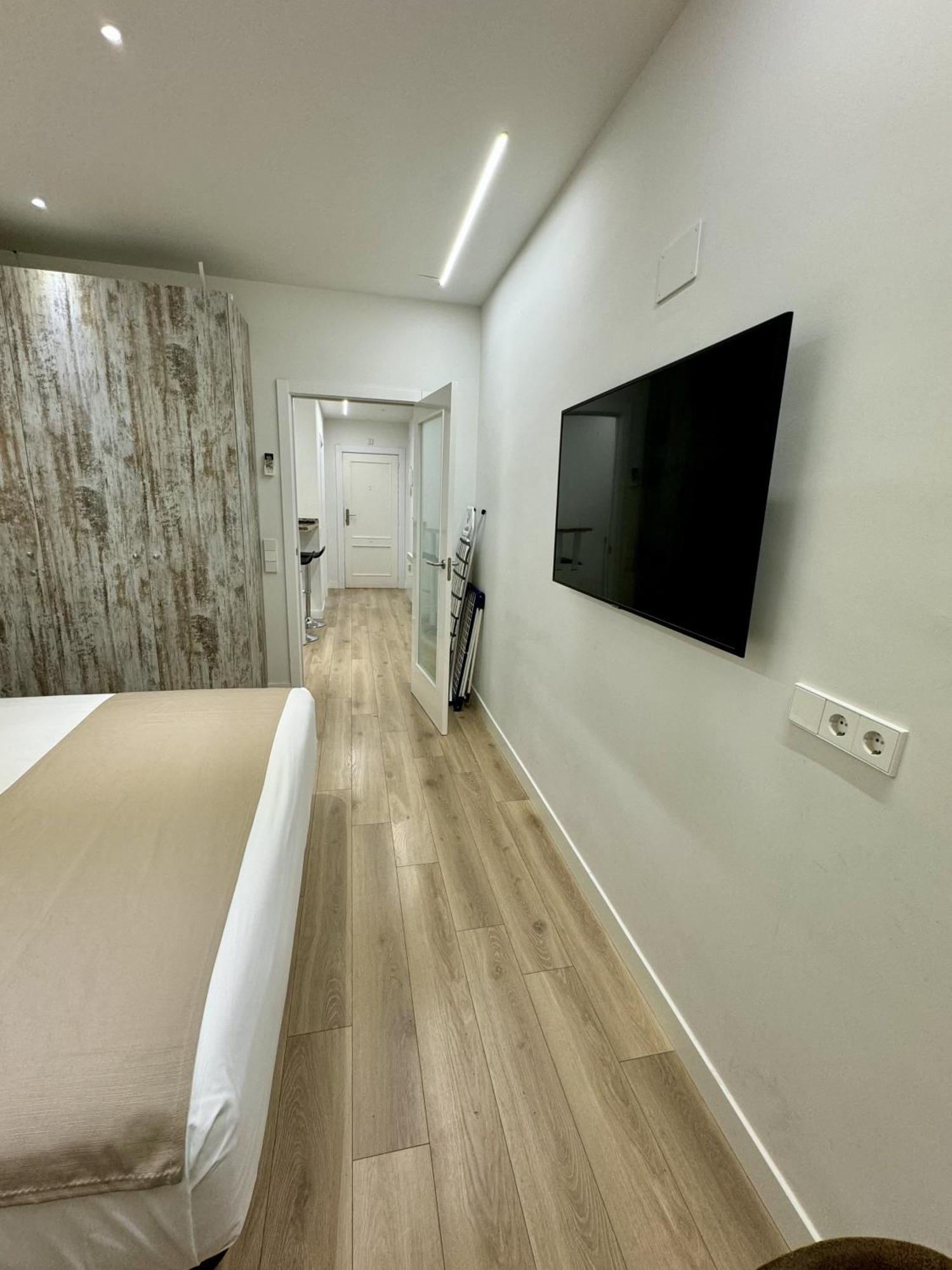 Apartamentos Apolo Madrid Exterior photo