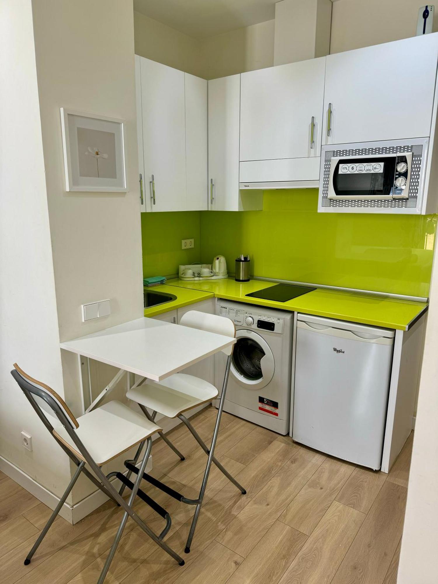 Apartamentos Apolo Madrid Exterior photo