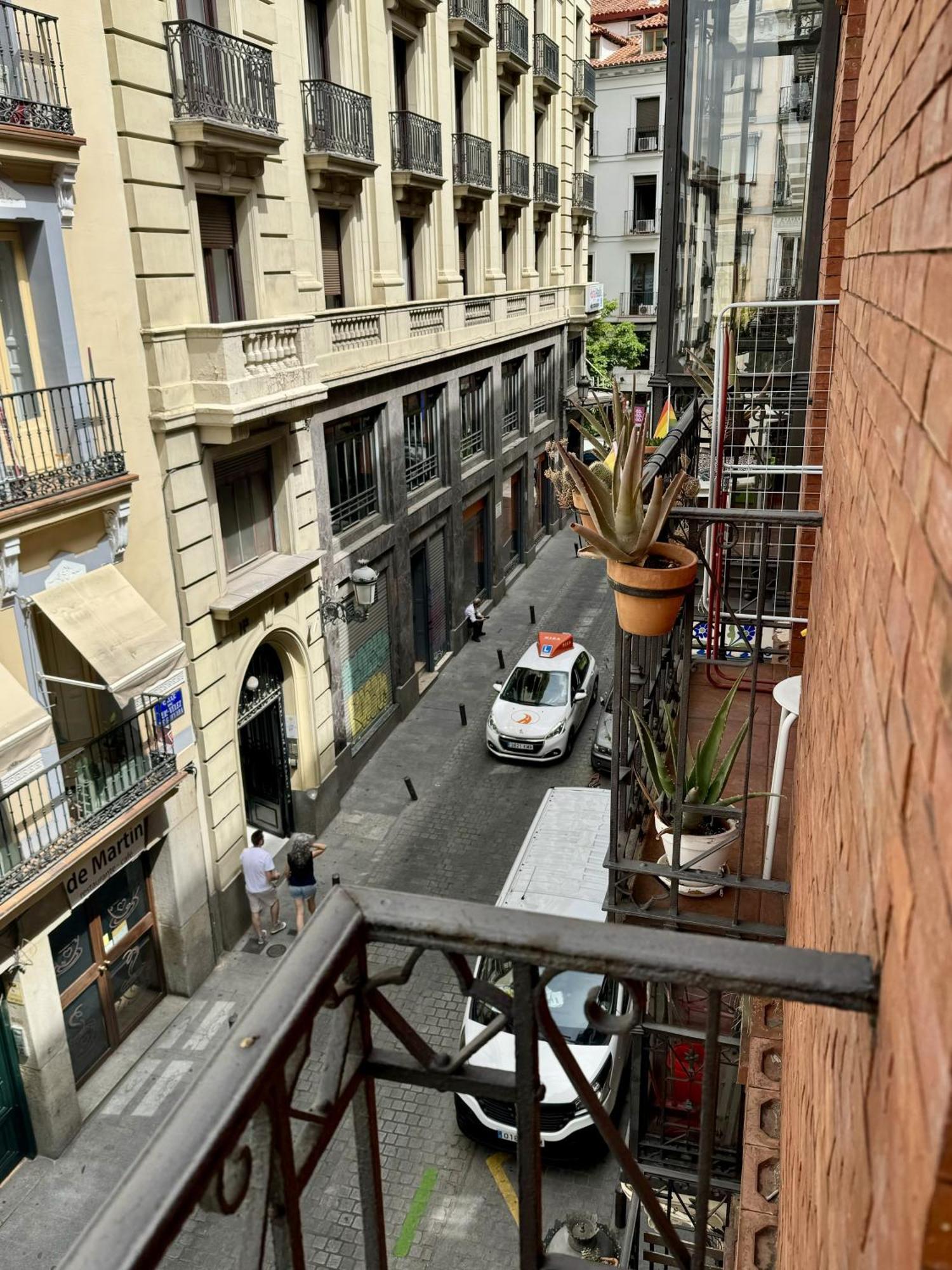 Apartamentos Apolo Madrid Exterior photo