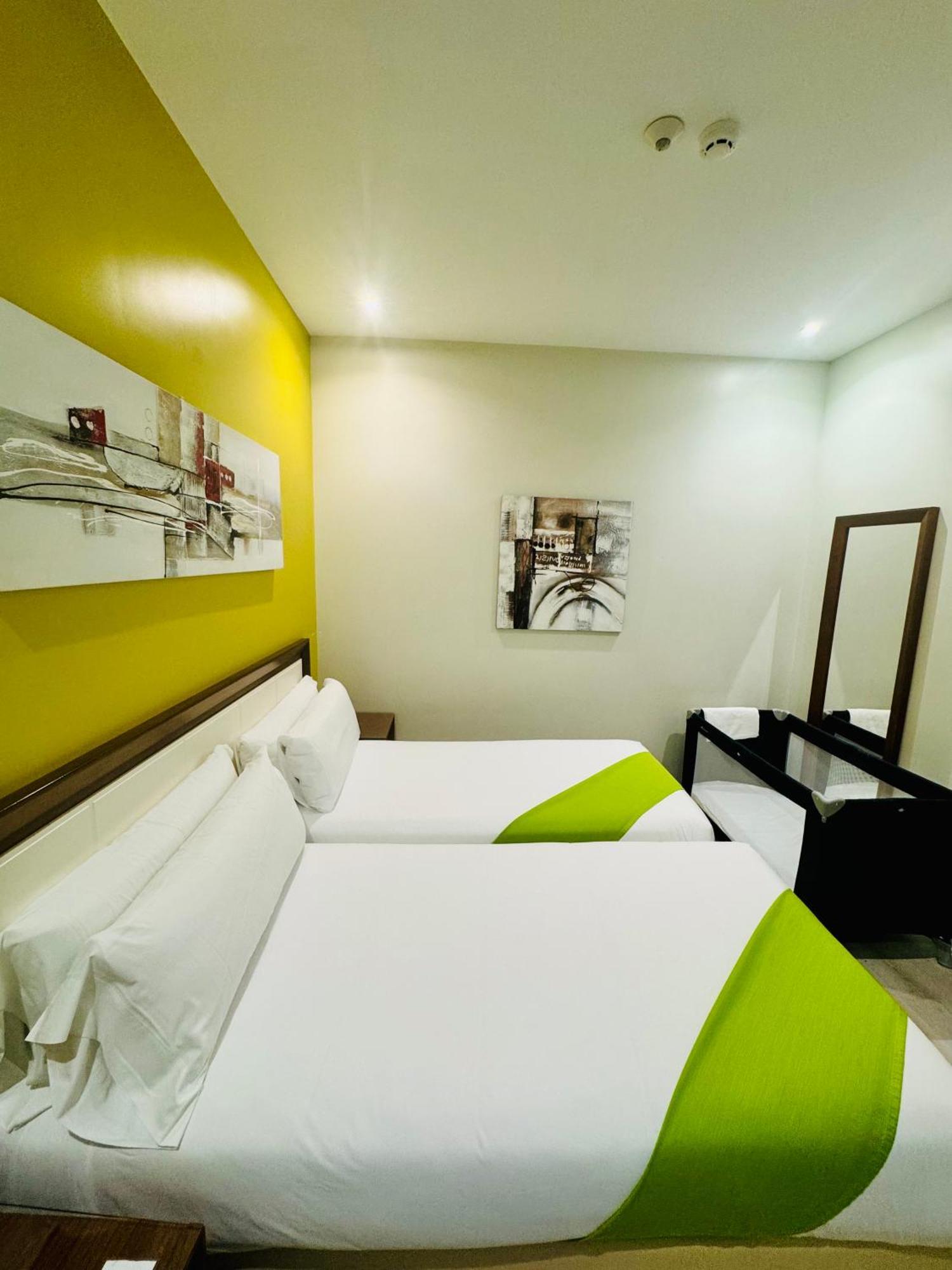Apartamentos Apolo Madrid Exterior photo